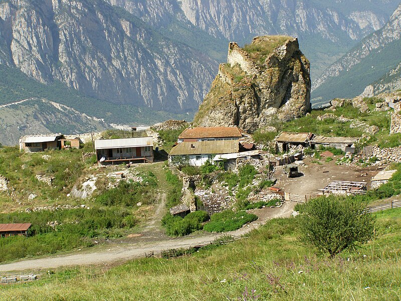 Горные села. Село Цамад Северная Осетия. Селение Цамад Северная Осетия. Мамисонское ущелье Северная Осетия. Селение Унал Северная Осетия.