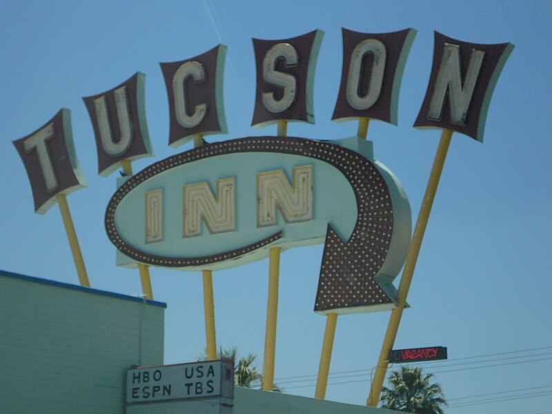 File:Tucson Inn.jpg