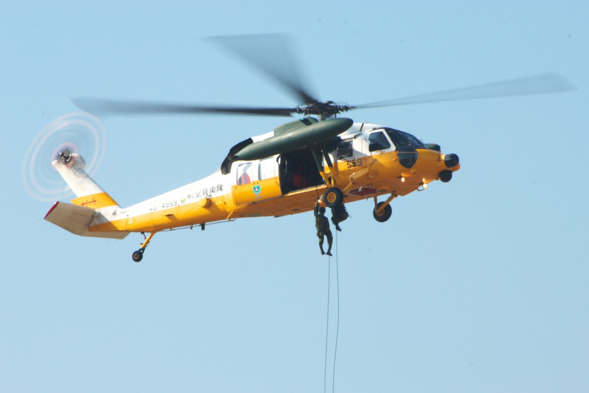 Rescue wings. Uh-60j. Кентекс JASDF Air Rescue Wing. Спасательные Крылья.