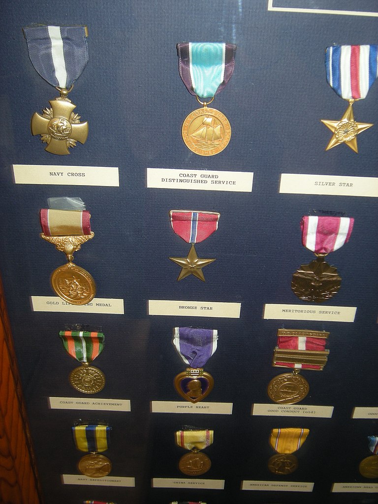 File:USCG medals 03.jpg - Wikimedia Commons