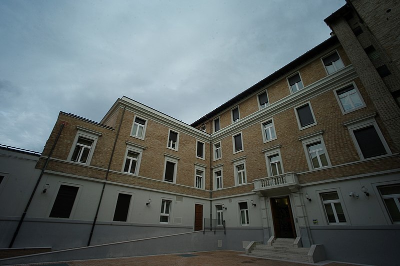 File:Urbino Casa Studente.jpg