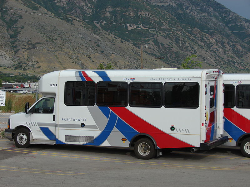 קובץ:Utah Transit Authority Paratransit bus.JPG