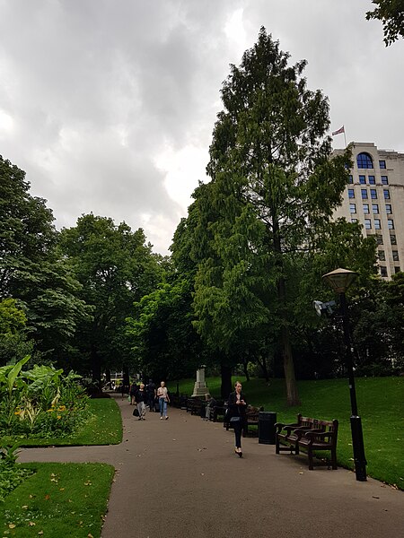 File:Victoria Embankment Gardens 20170803 111119 (49450520727).jpg