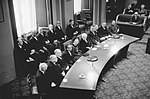 Miniatuur voor Bestand:Viering van 500 jaar Staten-Generaal in januari 1964 in de vergaderzaal van de E, Bestanddeelnr 915-9265.jpg