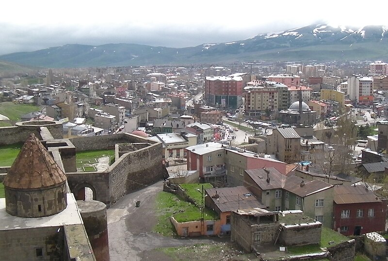 File:View east from Ezurum Minaret.JPG