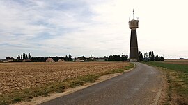 Der Wasserturm und die Umgebung in Villampuy