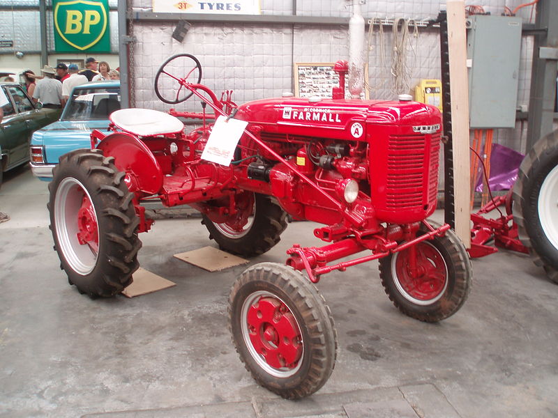 File:Vintage McCormick Farmall Super A tractor (5045579010).jpg