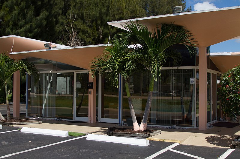 File:Warm Mineral Springs Motel Office front.jpg