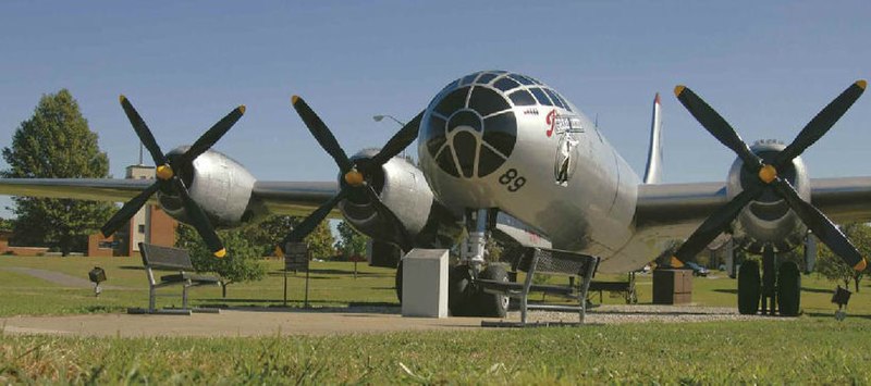 File:Whiteman-afb-static-display-b-29-44-61671.jpg