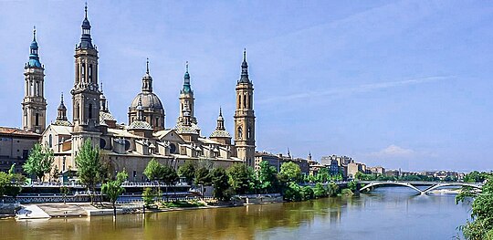 Basílica de Nuestra Señora del Pilar y río Ebro