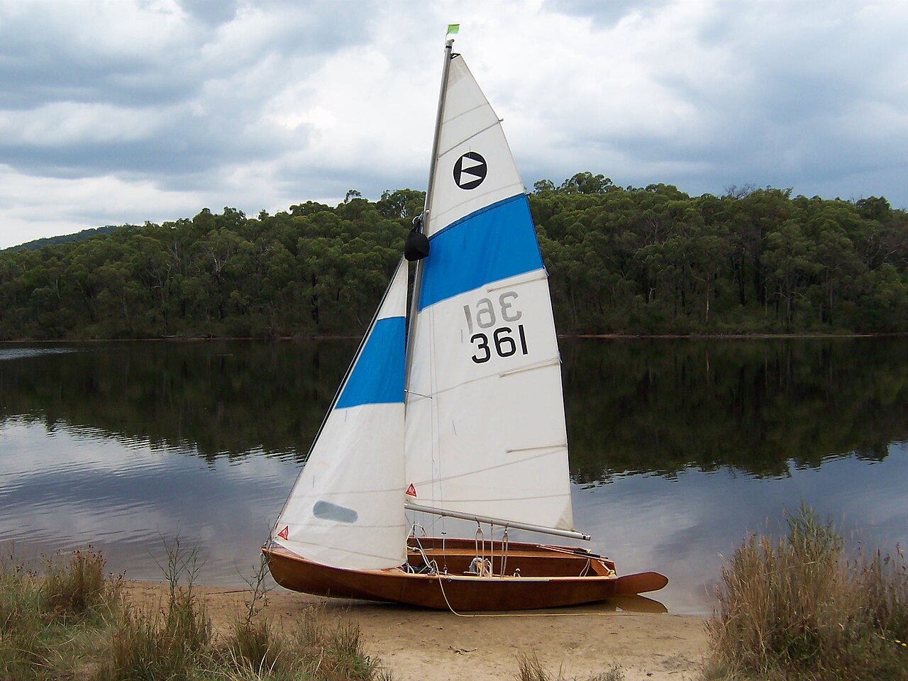 Design Exercise: 3D Model of the Hull of a 125 Sailing Dinghy