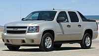 2007 Chevrolet Avalanche LS.jpg