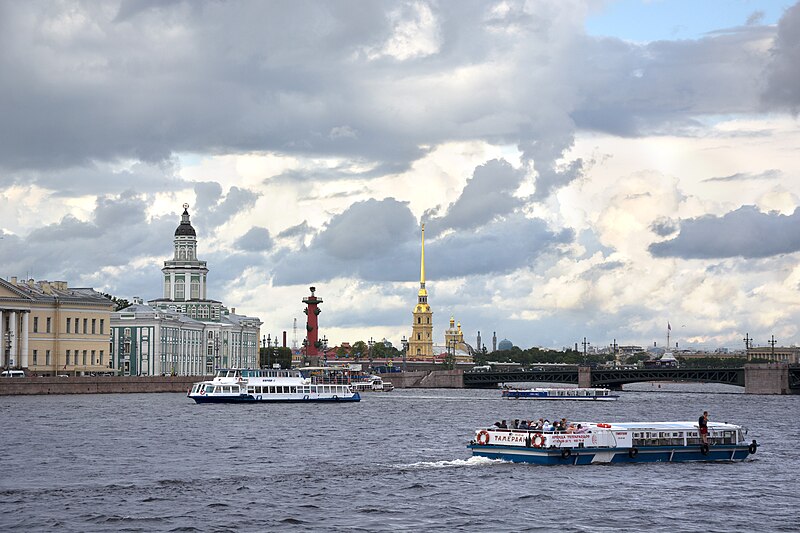 File:2018 SPb Great Neva Pleasure boats 01.jpg