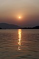 20191207 Zachód słońca nad jeziorem Pichola w Udajpurze 1718 7339.jpg