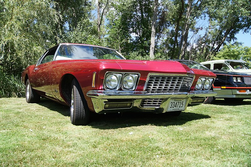 File:72 Buick Riviera (9456606956).jpg