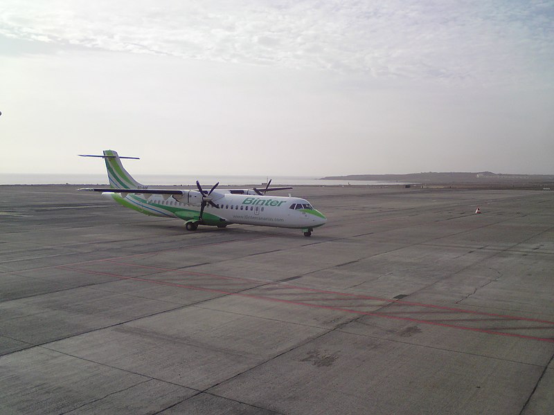 File:ATR 72-202 EC-GQF der Binter Canarias in FUE.JPG