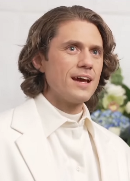 File:Aaron Tveit Tony Awards First Impressions Cam (cropped).png