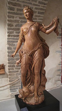 Statue de Salacie au Musée national de la Marine de Brest.