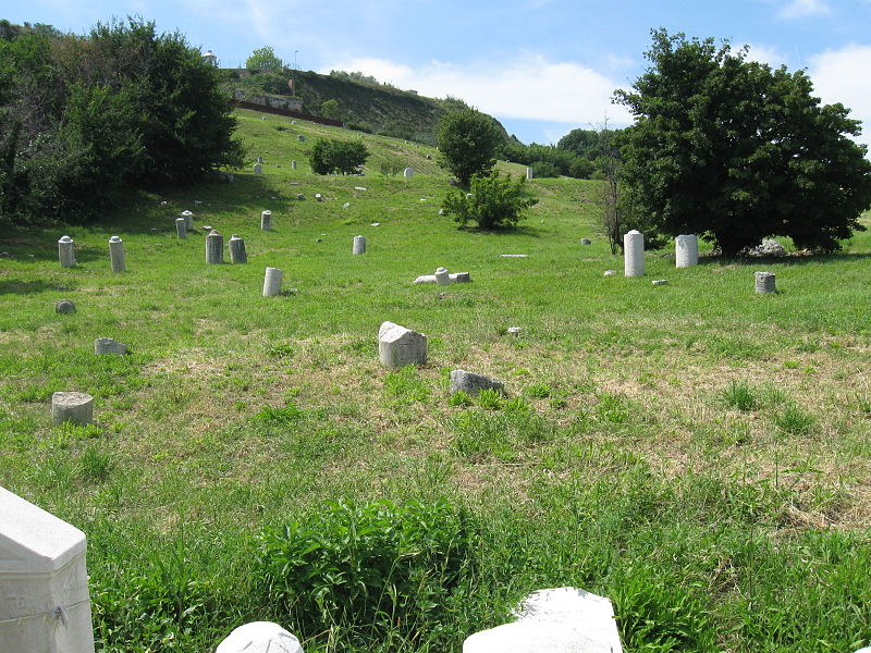 File:Ancona cimitery ebreo 333.JPG