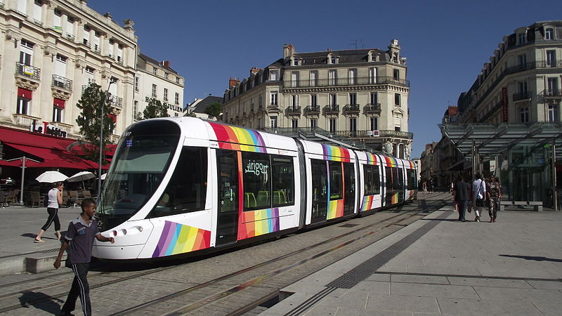 File:Angers tram Place du ralliement II.JPG