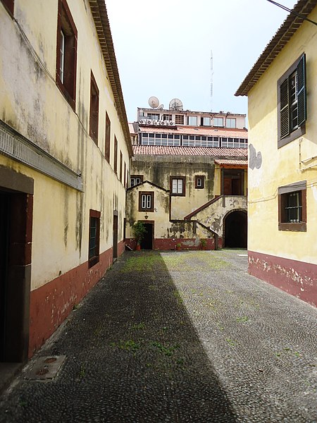 File:Antigo Seminário do Mosteiro Novo, Funchal, Madeira - 2013-04-04 - DSC09425.jpg