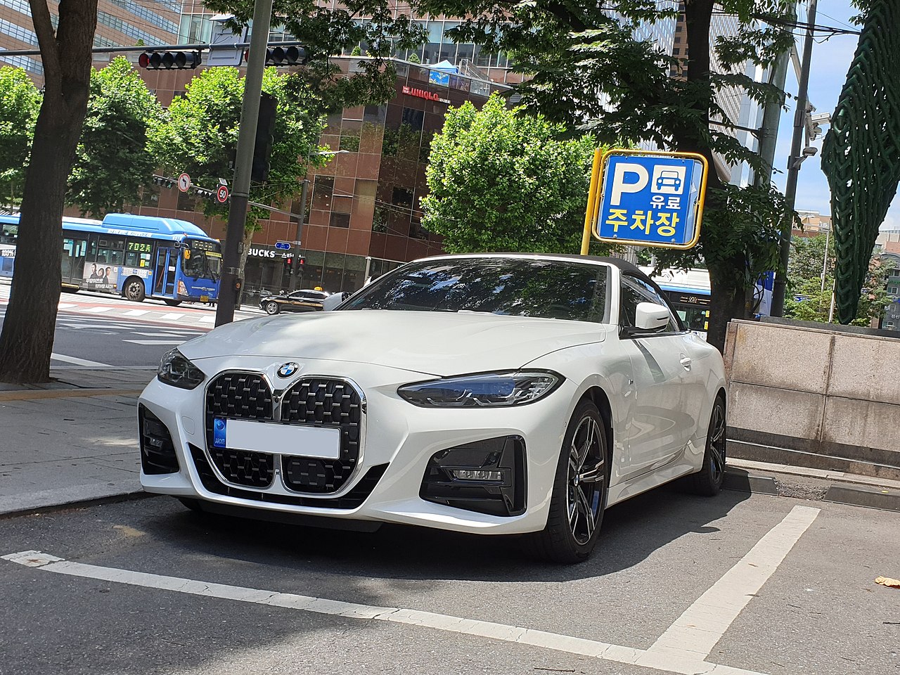 Image of BMW 420i G23 white (1)