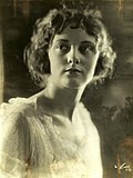 Gambar mini seharga Barbara Bedford