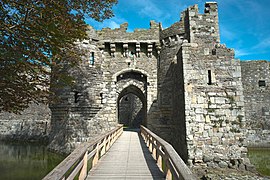 Beaumaris Castle (HDR) (8074250262).jpg