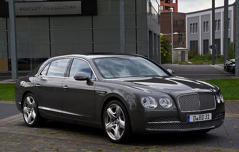 File:Bentley Flying Spur – Frontansicht (1), 12. August 2013, Düsseldorf.jpg