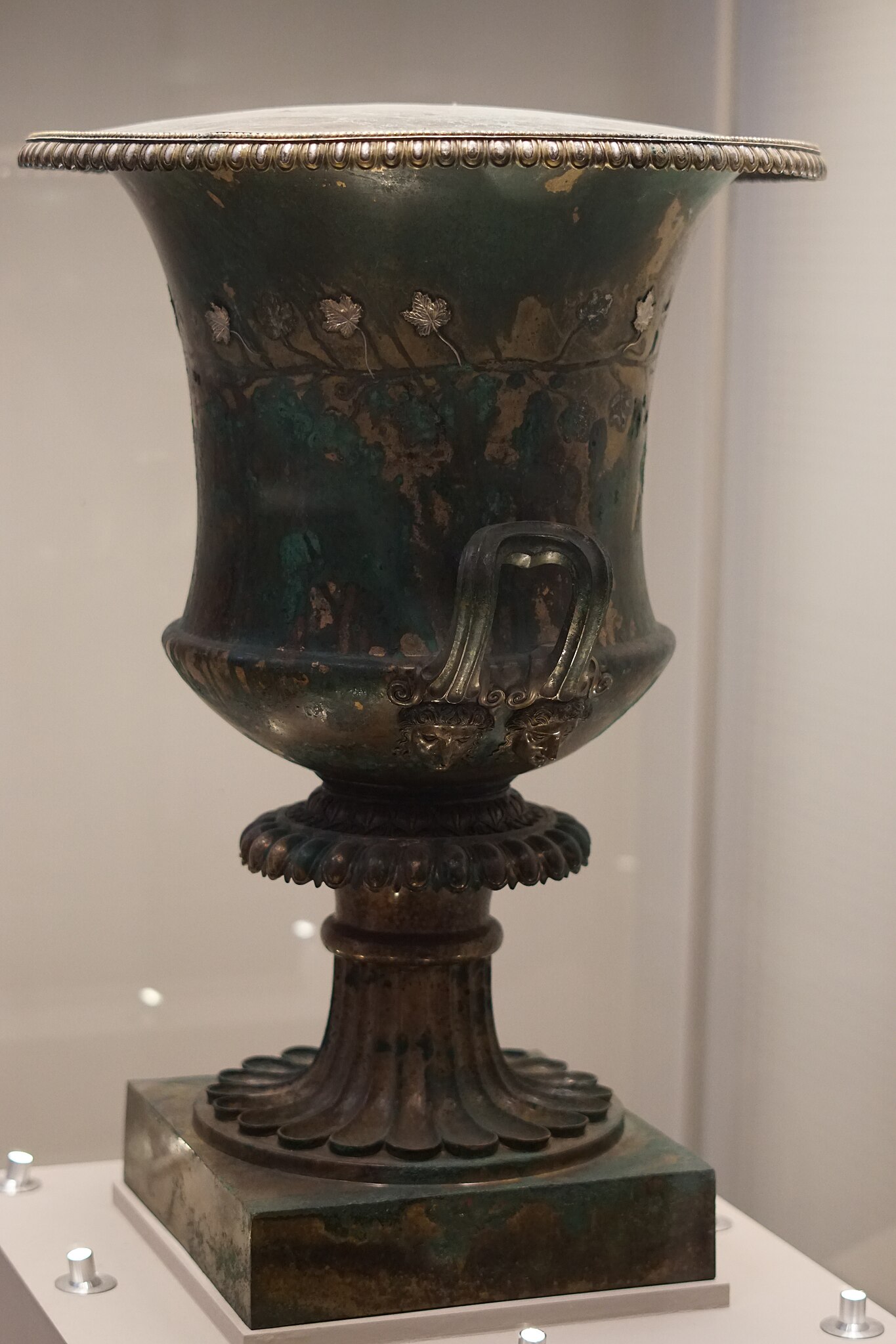 File:Bronze calyx krater (4th B.C.) at National Archaeological Museum of Athens on September 2018.jpg - Wikimedia Commons