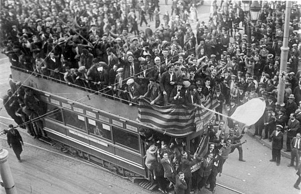 14 April 1931, proclamation of the Second Spanish Republic in Barcelona