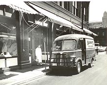 The North State St. location in 1952. BurhopsNorthStateStreetPhoto.jpg