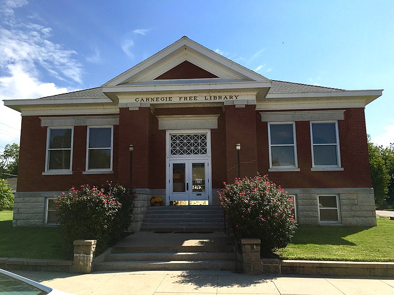 File:Carnegie Free Library, Burlington, Kansas.jpg