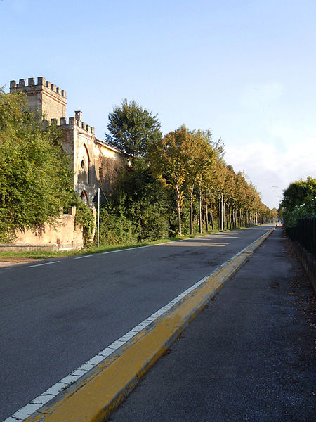 File:Castel Goffredo-Pista ciclabile2.JPG