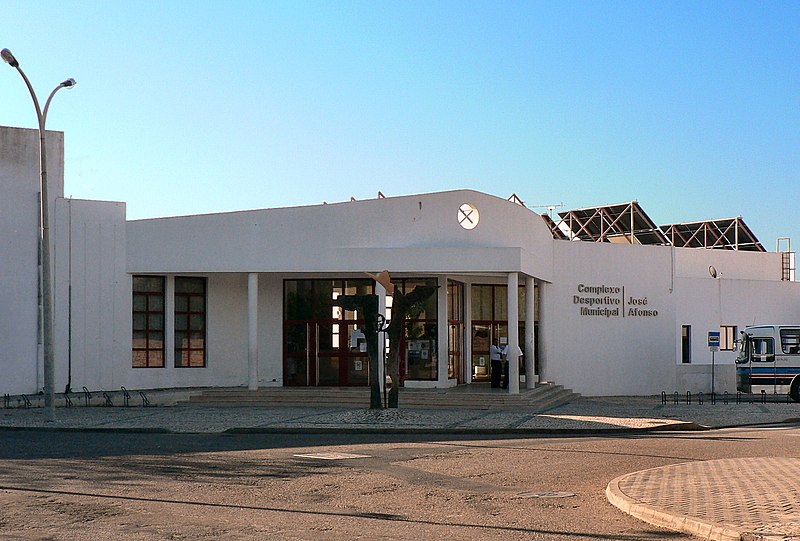 File:Centro Desportivo Municipal José Afonso em Grandola.JPG