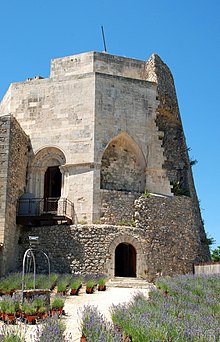 Fichier:Château_de_Simiane-la-Rotonde_1.JPG