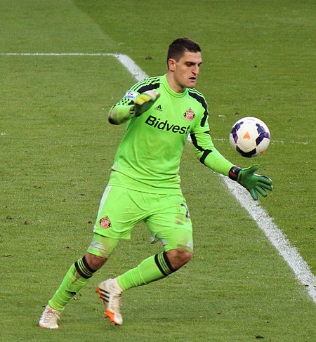 Chelsea 1 Sunderland 2 (Mannone cropped).jpg