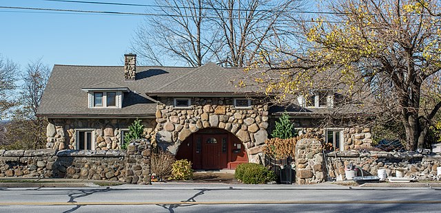 File:Cobblestone Garth carriage house 01 - Wickliffe Ohio ...