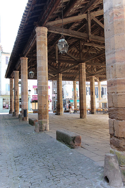 File:Cordes-sur-Ciel - 2014 - Halles 06.jpg