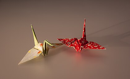 Dois grous feitos com origami (Orizuru). (definição 3 000 × 1 834)