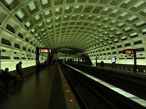 Crystal City station in November 2010