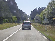 Blížící se kruhový objezd s RD 559