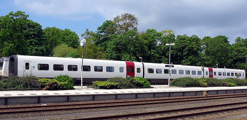 File:DSB train Denmark Aalborg 2003 ubt.jpeg