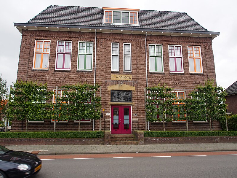 File:De Rijkslandbouwwinterschool, Drachten.JPG