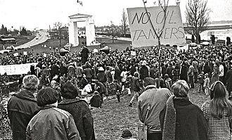Demonstration in Canada against oil tankers, 1970 Demonstration against oil tankers on Canadian side of Peace Arch Park, 1970.jpg