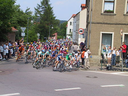 Deutschlandtour Fahrerfeld 2003 154-5461.jpg