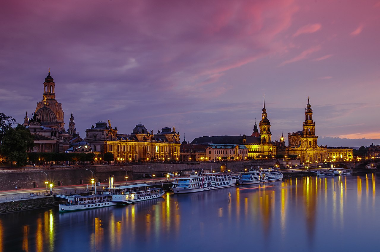 1280px-Dresden_skyline.jpg