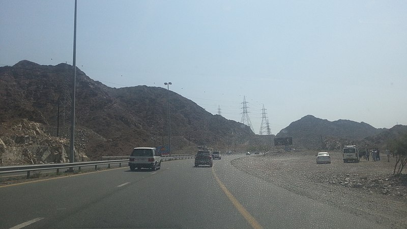 File:Dubai Fujairah road UAE - panoramio (13).jpg