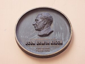 Egon Erwin Kisch: Kindheit und Jugend, Anfänge des literarischen Schaffens und der journalistischen Arbeit, Schriftstellerkarriere als rasender Reporter in der Weimarer Republik (1918–1933)