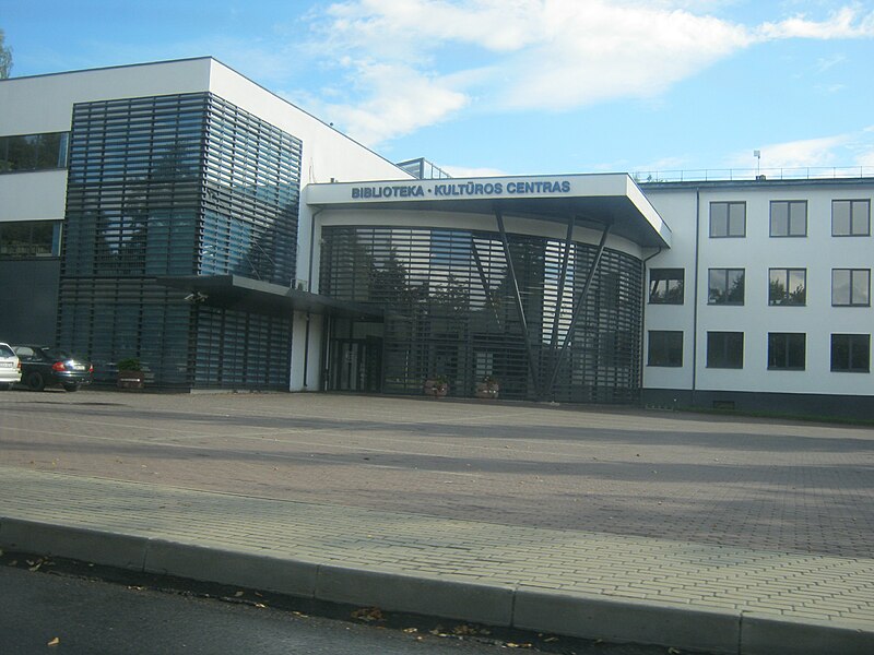 File:Elektrėnų biblioteka ir kultūros centras.jpg